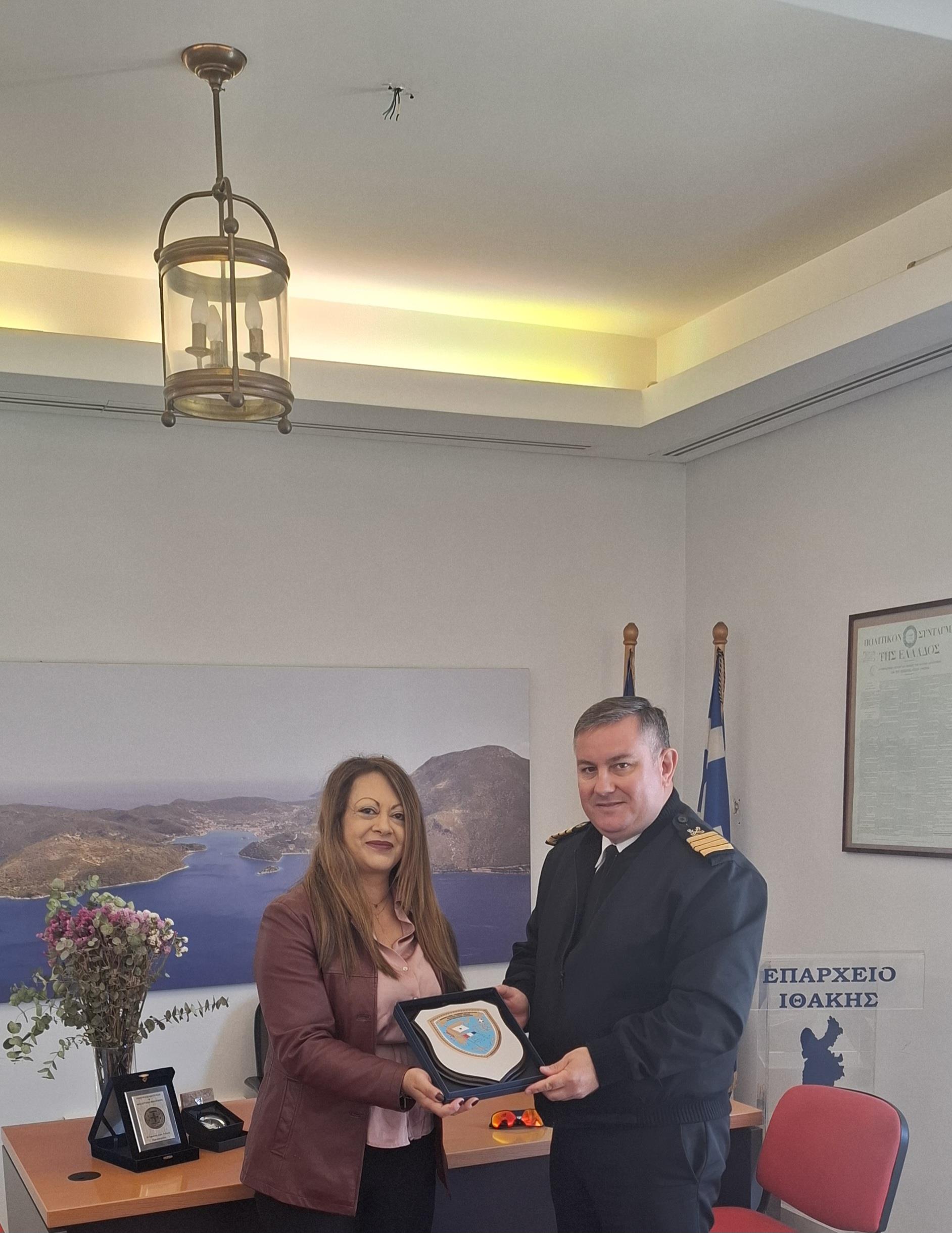 Στην Ιθάκη ο Διοικητής Λιμενικού Κωνσταντίνος Κορίζης – Συνάντηση με την Έπαρχο Σμαράγδα Σαρδελή