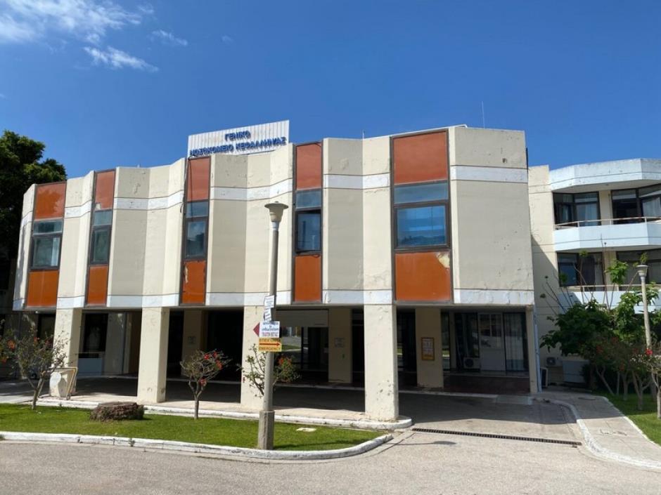  Δήμαρχος Αργοστολίου: Χαιρετίζουμε τη σπουδαία δωρεά της κας Καμήλου Πηνελόπης - Η συλλογική πρόοδος θεμελιώνεται στην προσφορά προς τον συνάνθρωπο