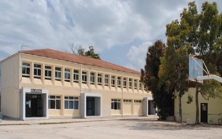 Σημαντική δωρεά εξοπλισμού στο ΕΠΑΛ Ληξουρίου από τον Γεράσιμο Μινέσχο
