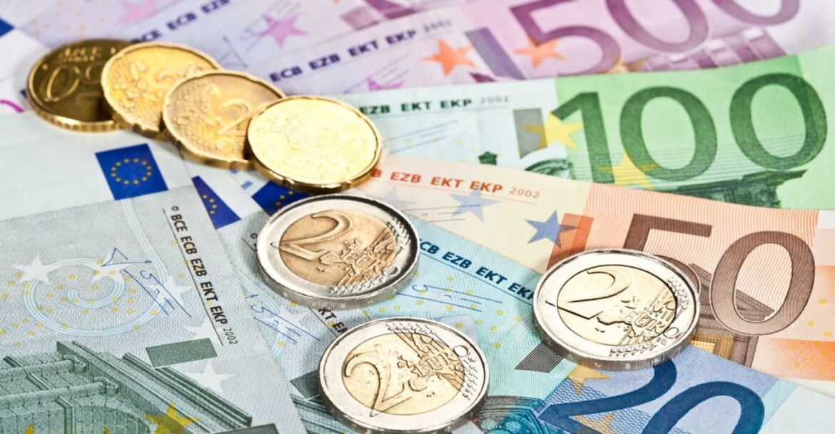 Τι αλλάζει στις συναλλαγές με μετρητά