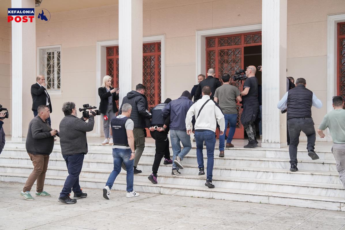 Εξελίξεις στην υπόθεση της Μυρτούς: Στον ανακριτή οι τρεις, ένταση στο νοσοκομείο