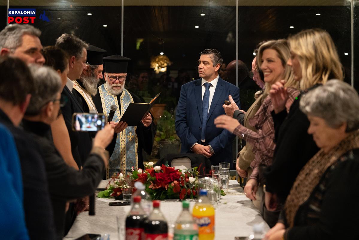 ΕΝΤΥΠΩΣΙΑΚΗ ΣΥΓΚΕΝΤΡΩΣΗ ΓΙΑΝΝΗ ΛΥΚΟΥΔΗ - ΕΔΕΙΞΕ ΤΟ ΝΕΟ ΔΗΜΑΡΧΟ ΑΡΓΟΣΤΟΛΙΟΥ
