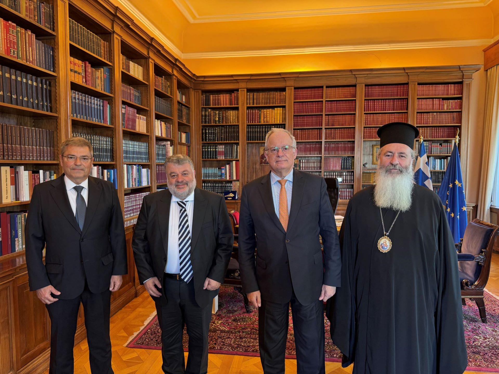 Θεσμική και ιστορικής σημασίας συνάντηση στο Προεδρικό Μέγαρο: Η πνευματική και πολιτική ηγεσία της Κεφαλονιάς στον Πρόεδρο της Ελληνικής Δημοκρατίας