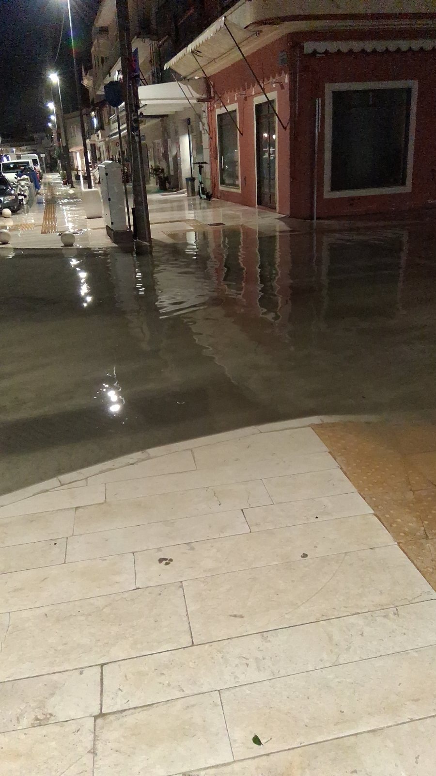 Όταν η Βροχή Αποκαλύπτει την Κακοτεχνία
