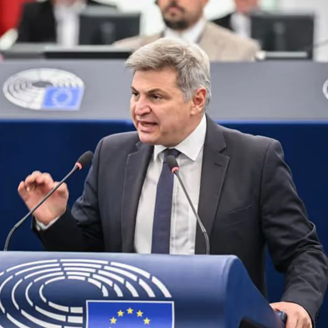 Με το ΠΑΣΟΚ θα συμπορευθεί ο Νικόλας Φαραντούρης: «Είναι ο μοναδικός συγκροτημένος πόλος»