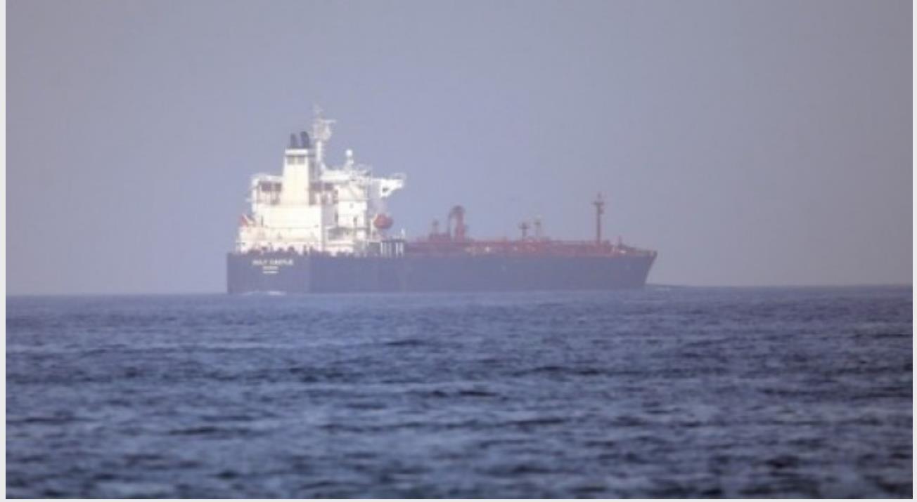 Πετρελαιοφόρο εξετράπη ανοικτά της Υεμένης κι οδηγήθηκε προς τη Σομαλία από πειρατές