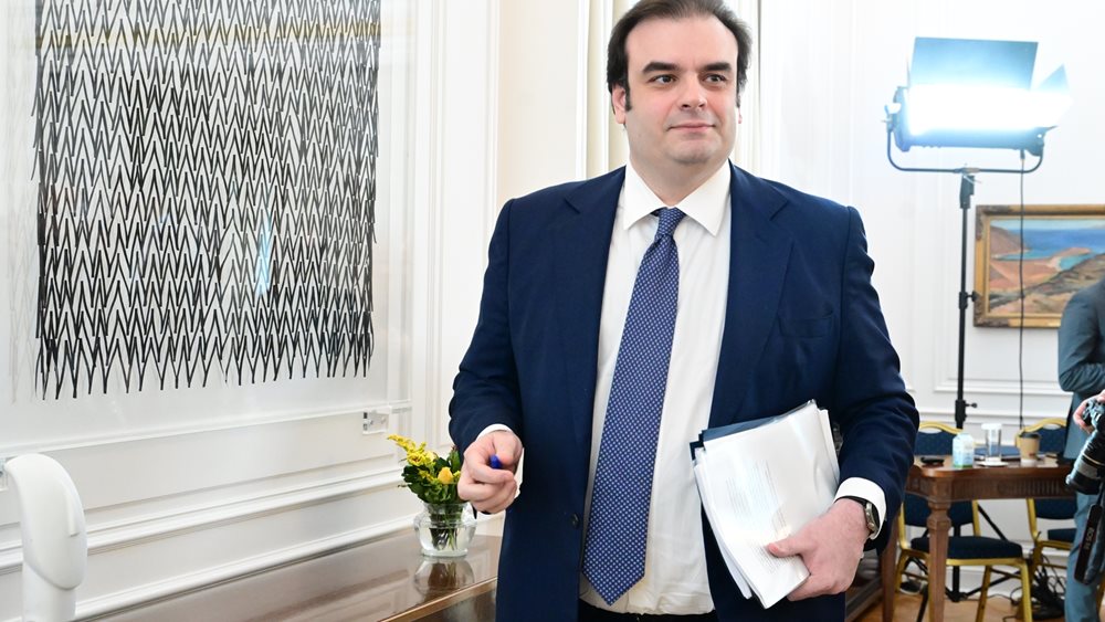Γιατί η Ελλάδα αποπληρώνει πρόωρα 7 δισ. σε 