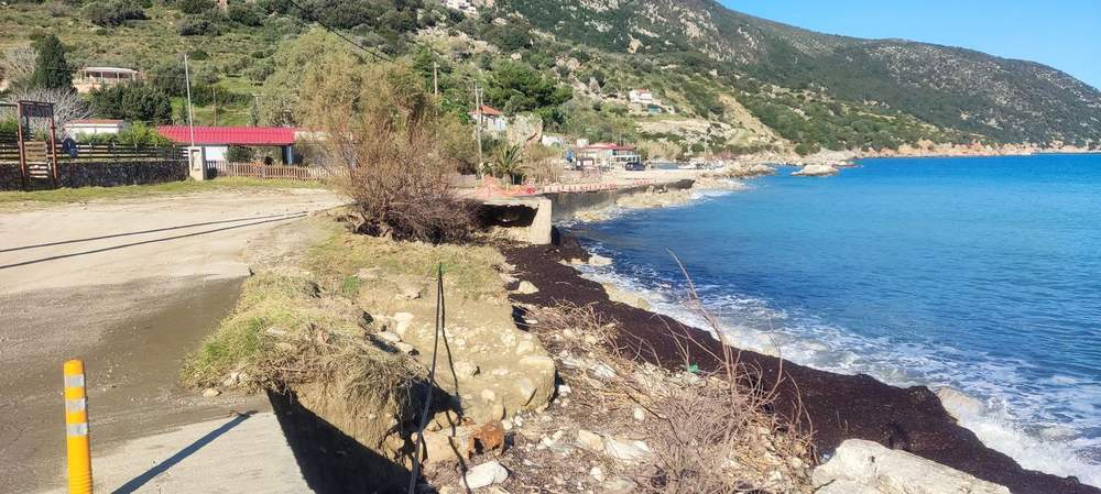 Δήμος Αργοστολίου: Αποκατάσταση της προσβασιμότητας στην παράκτια ζώνη και το οδικό δίκτυο της Αγίας Κυριακής 