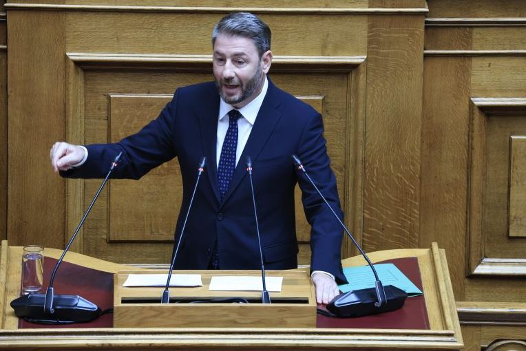 Ανδρουλάκης: Τα υπερέσοδα από τον ΦΠΑ μπορούν να μειώσουν τον ΕΦΚ
