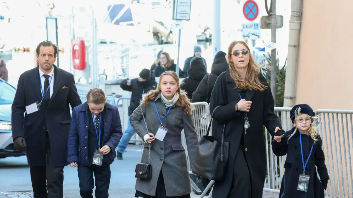 Κηδεία Μπριζίτ Μπαρντό: Ο μοναχογιός που δεν ήθελε να βλέπει και η ξανθιά δισέγγονη που είναι ίδια η «Μπεμπέ»