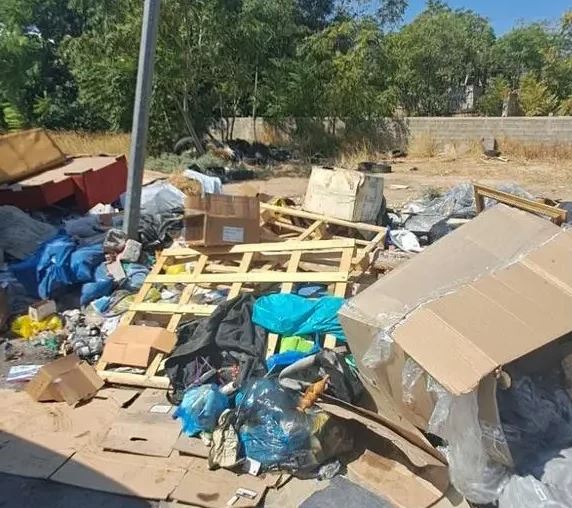 Σε κατάσταση έκτακτης ανάγκης η νότια Κέρκυρα λόγω σκουπιδιών