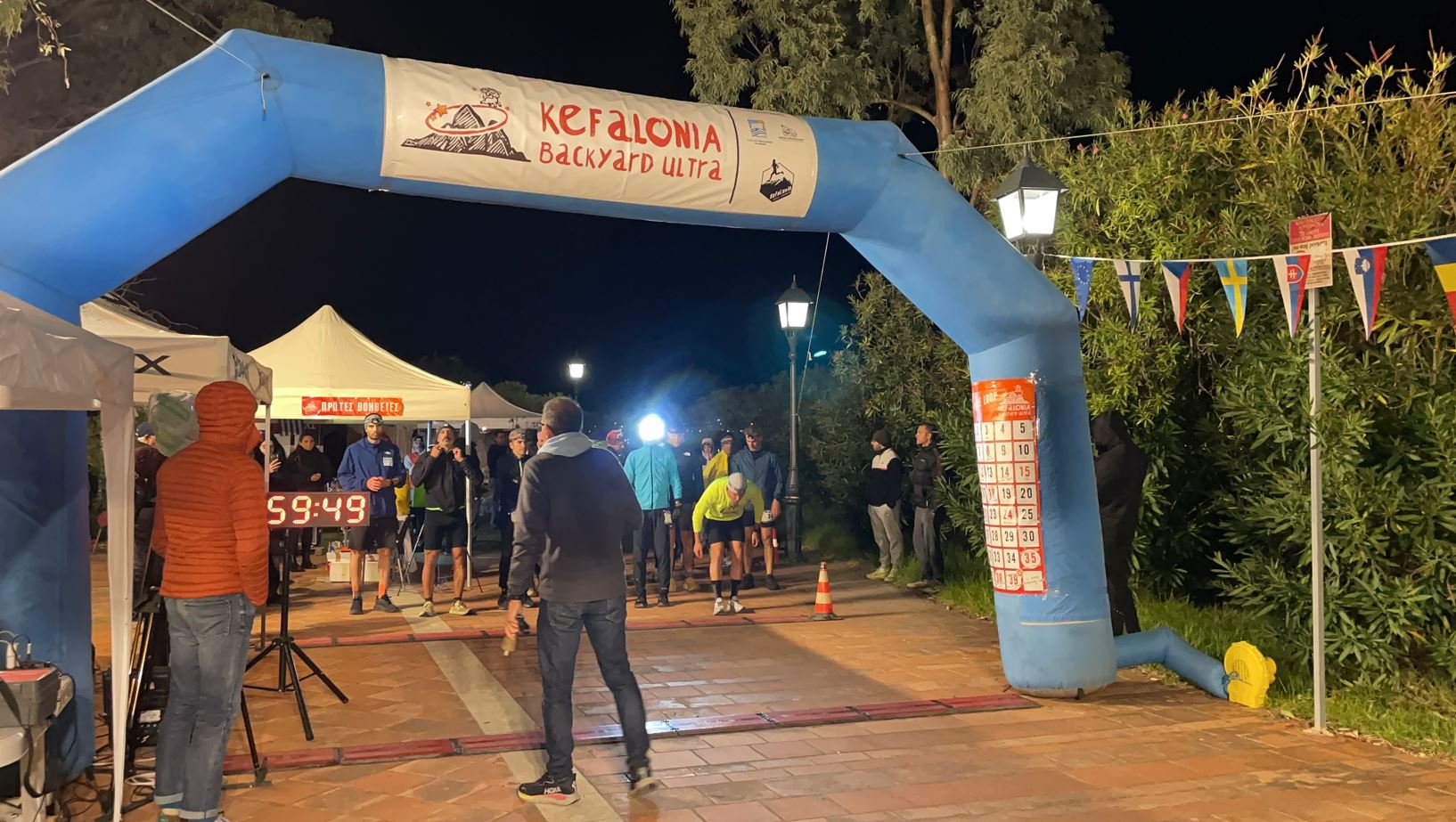 Backyard Ultra στο Αργοστόλι: 17 ώρες μετά, και οι 15 ξανά στην εκκίνηση! (Βίντεο απο βραδινή εκκίνηση)