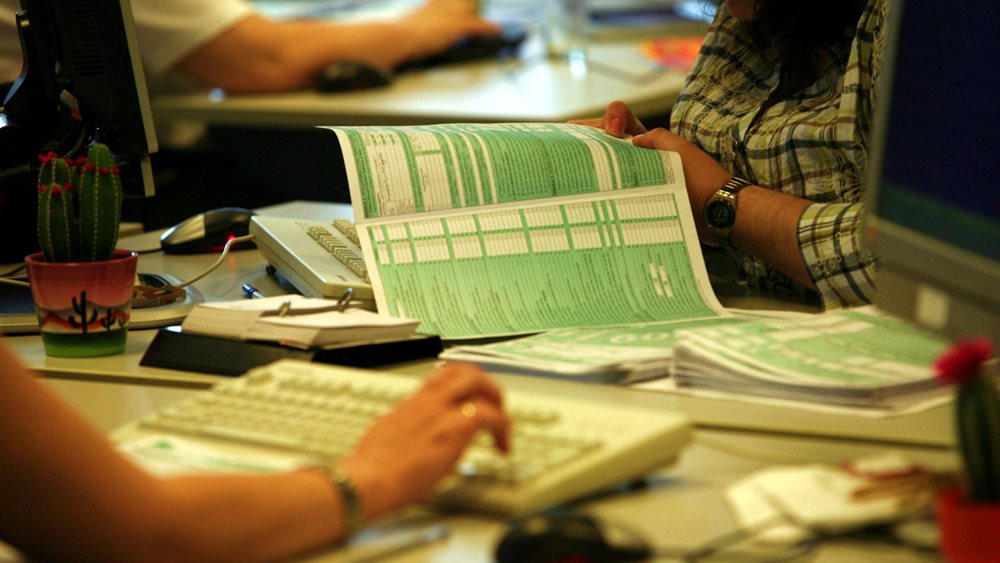 Ποιοι θα δουν φέτος λιγότερο φόρο στο εκκαθαριστικό