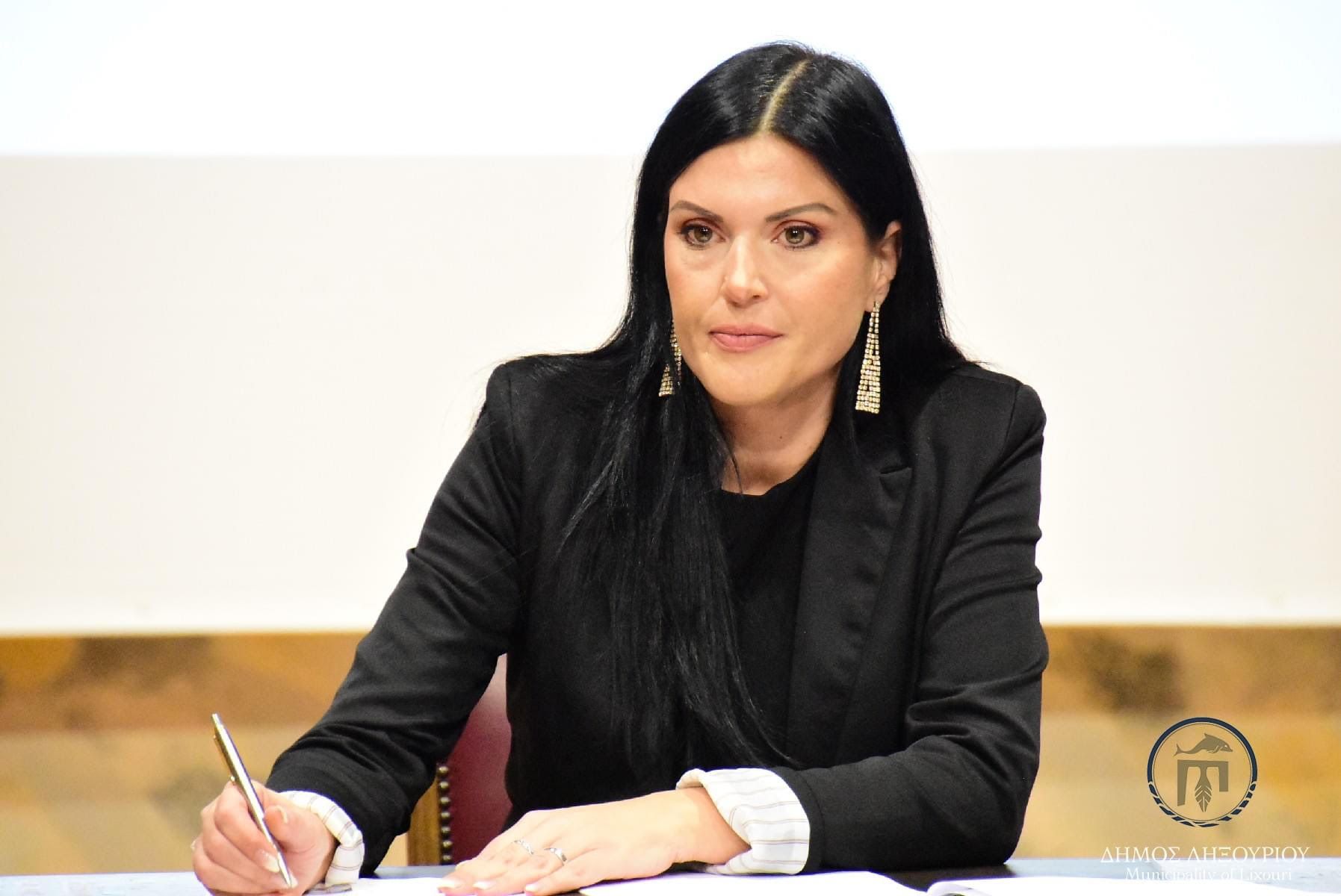 Ε. Λουκέρη για τις Γαλάζιες Σημαίες: «Η μη απονομή οφείλεται σε γραφειοκρατικές καθυστερήσεις»