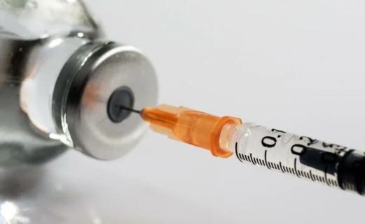 Στα φαρμακεία τα αντιγριπικά εμβόλια: Ποια είδη διατίθενται – Τι ισχύει για το ρινικό εμβόλιο στα παιδιά