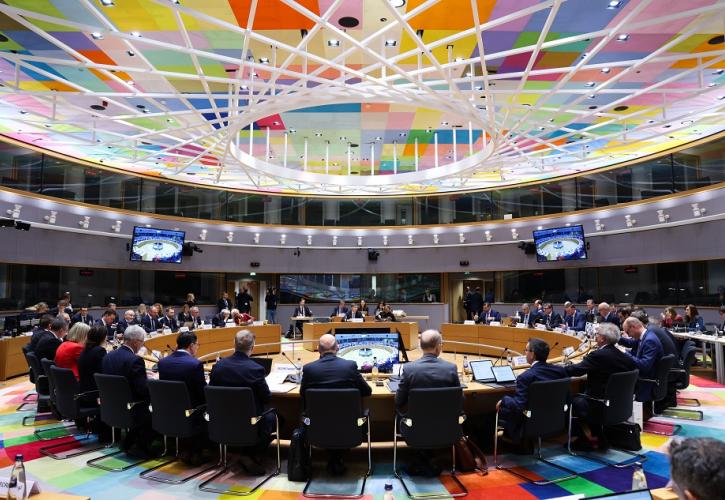 Έγγραφο Κομισιόν προς Eurogroup: Όχι σε ρήτρα διαφυγής - Κάθε κράτος θα πάρει μέτρα με βάση τις δυνάμεις του