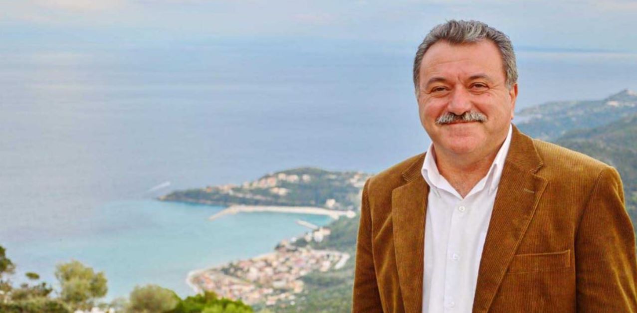 «ΑΝΑΣΑ»: Βολές κατά Τρεπεκλή για τη σύνοδο των νησιωτικών Περιφερειών – «Μετατράπηκε σε βήμα προβολής της κυβέρνησης»