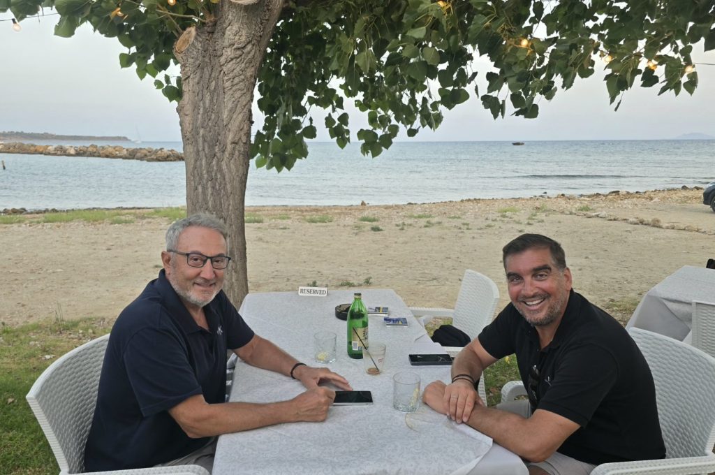 Ένας Κεφαλονίτης που «σαρώνει» στην Αθήνα: Ο Γιάννης Κωνσταντάτος o δήμαρχος που που έχει κερδίσει τους δημότες του