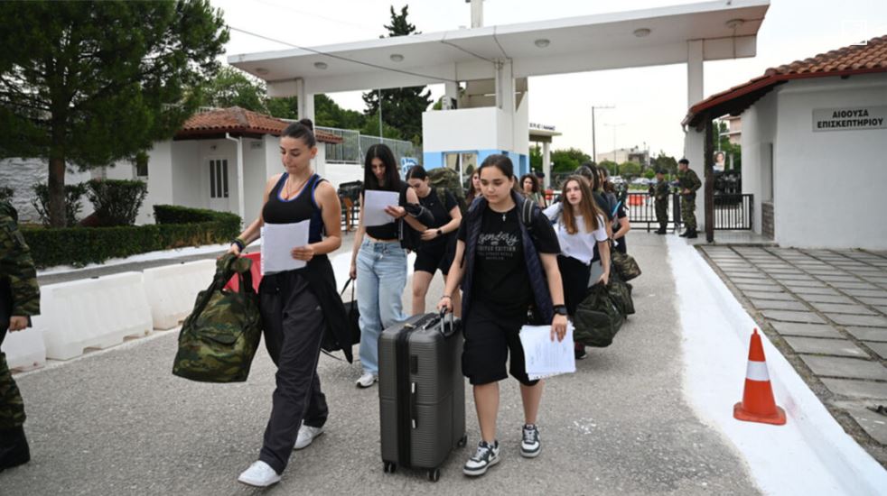 Λαμία: Παρουσιάστηκαν οι πρώτες γυναίκες που θα υπηρετήσουν στον στρατό