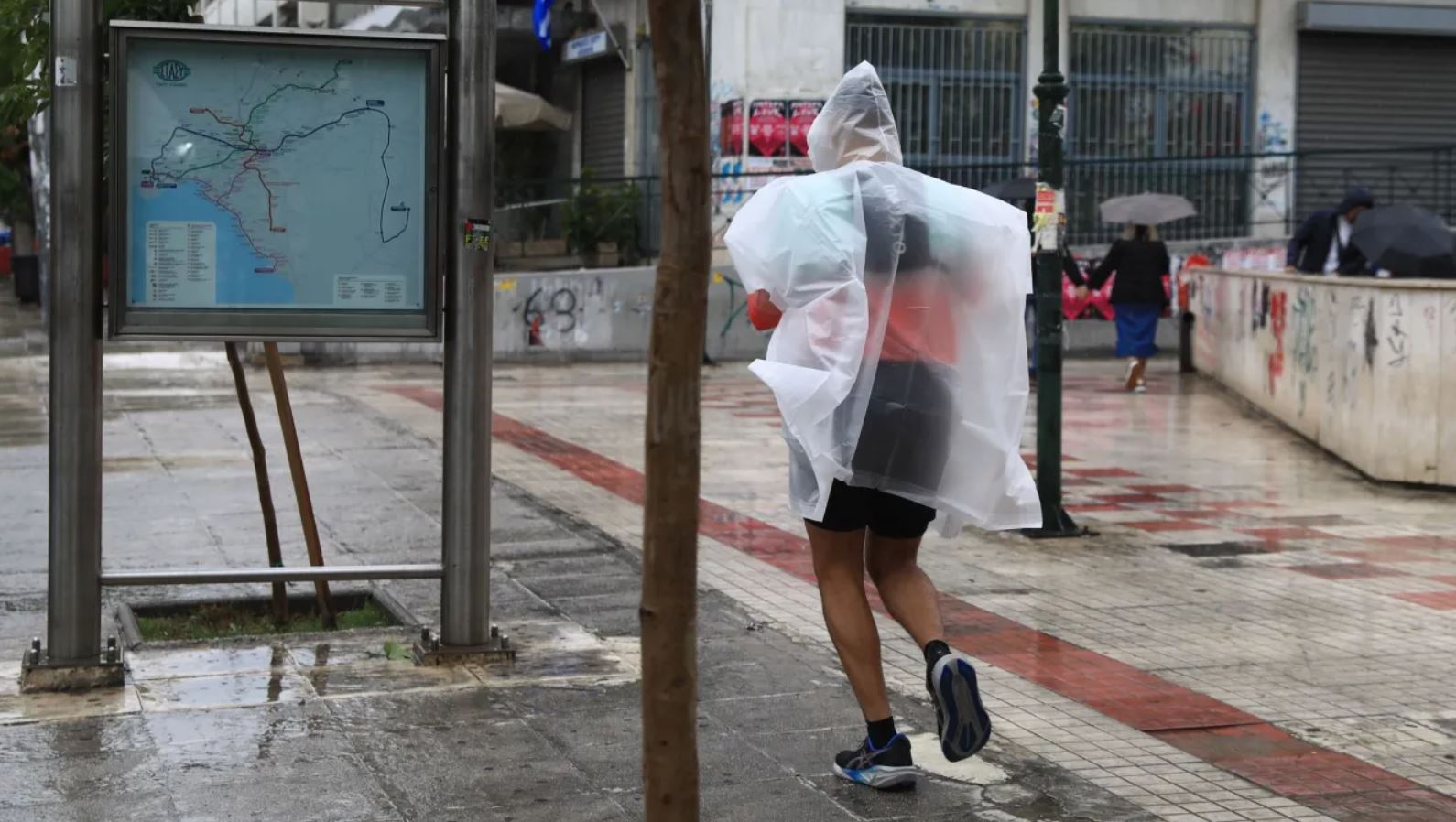 Καιρός: Καλοκαίρι με 32άρια το Σαββατοκύριακο - Ψυχρή εισβολή φέρνει βροχές την επόμενη εβδομάδα