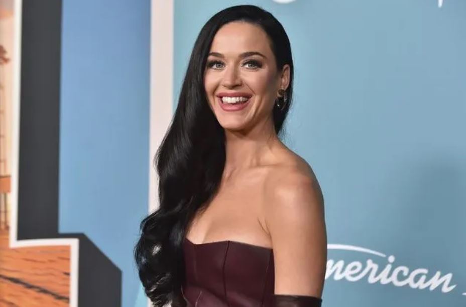 Στη Μύκονο η Katy Perry – Διακοπές στην Ελλάδα για την ποπ σταρ