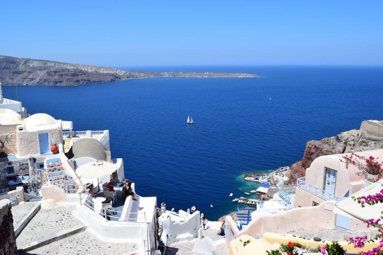 Τουρισμός: Πάνω από 36,6 εκατ. αφίξεις στο 11μηνο του 2025 - Στα 23 δισ. ευρώ τα έσοδα