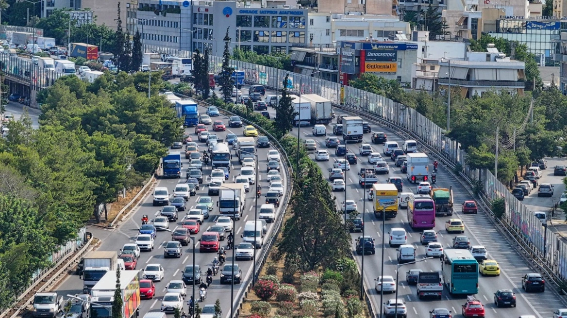 Σβήνουν οι μηχανές των φορτηγών 7-10 το πρωί για να ανασάνει η Αθήνα – To σχέδιο αποσυμφόρησης