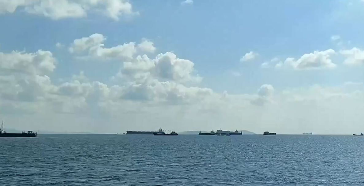 Θρίλερ στα ανοιχτά της Κωνσταντινούπολης: Συγκρούστηκαν πλοία, αγνοείται το 10μελές πλήρωμα του ενός