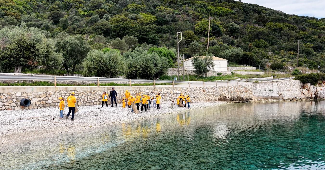 Δράση καθαρισμού στην Ιθάκη από τη Levante Ferries