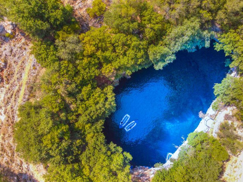 Νέο ωράριο για τη Μελισσάνη και τη Δρογκαράτη – Δείτε τις ώρες λειτουργίας