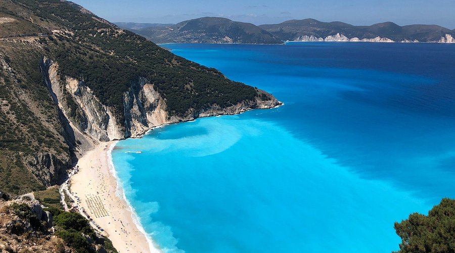 Χωροταξικό Τουρισμού: «Κόφτης» για Airbnb, νέοι κανόνες για ξενοδοχεία και νησιά