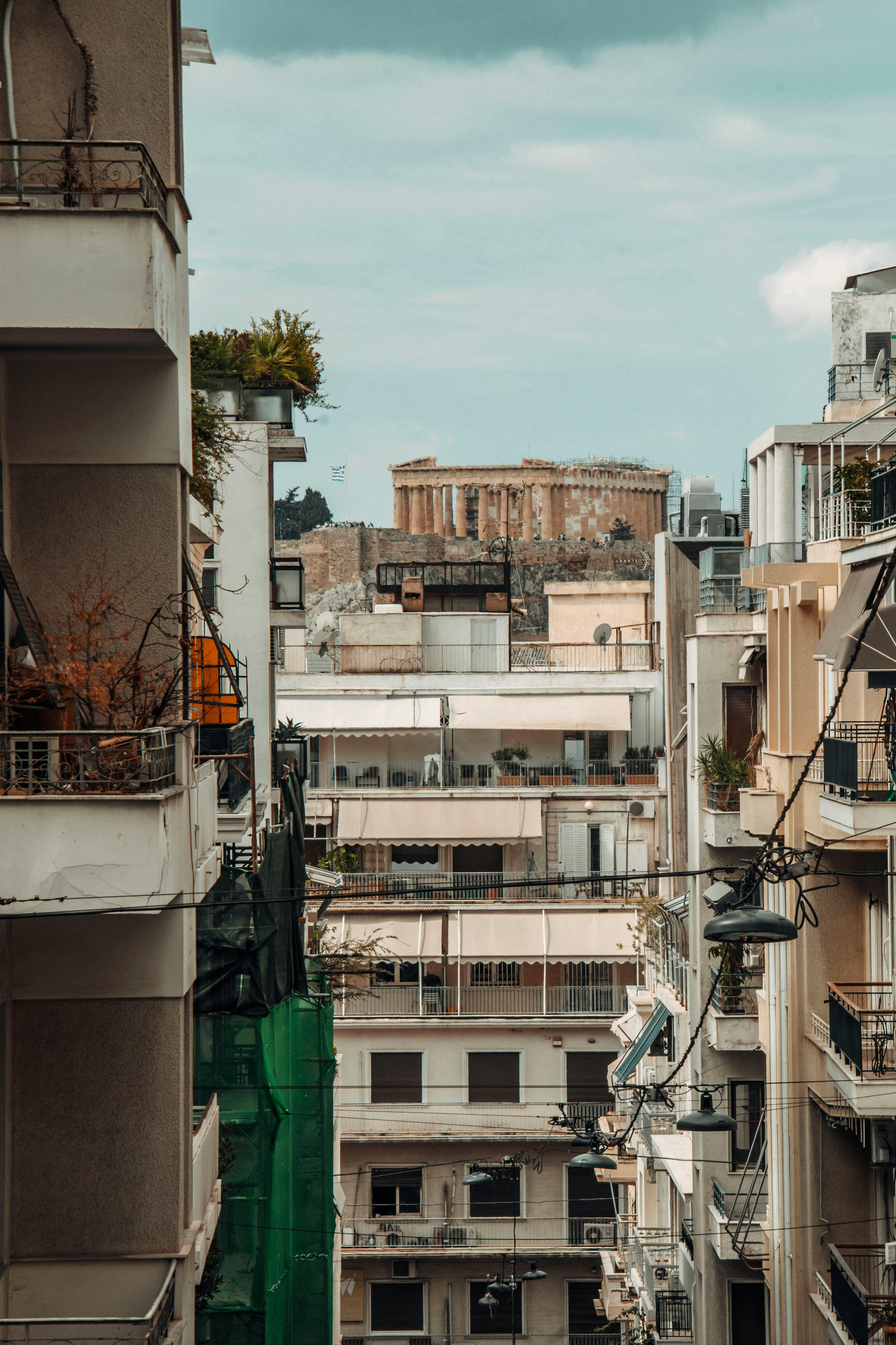 Ακίνητα: «Έκρηξη» 40% στις συναλλαγές και μεταβιβάσεις την τελευταία διετία