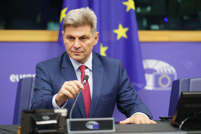 Νικόλας Φαραντούρης: «Έρευνα του Ευρωπαϊκού Κοινοβουλίου για τα δάνεια σε ελβετικό φράγκο στην Ελλάδα»