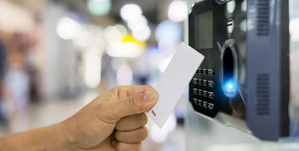 Σφίγγει ο κλοιός στην αδήλωτη εργασία -Οι 15 επιπλέον κλάδοι που μπαίνουν στην Ψηφιακή Κάρτα 