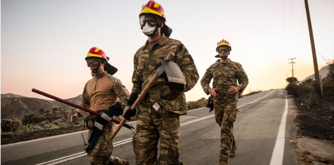 Φωτιά στο Ρέθυμνο: Πάνω από 200 πυροσβέστες στην μάχη, καθηλωμένα τα εναέρια μέσα -Σε κατάσταση έκτακτης ανάγκης ο δήμος Αγίου Βασιλείου