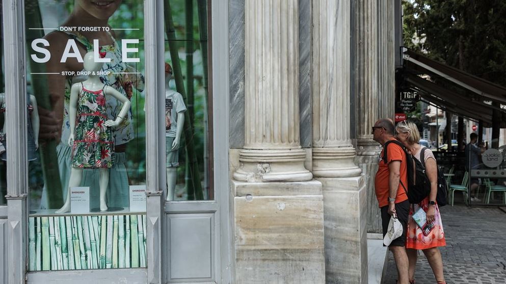Θερινές εκπτώσεις: Χαμηλότερος ο τζίρος – Αυξημένες οι πιέσεις από το ηλεκτρονικό εμπόριο