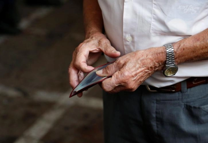 Στα 865 ευρώ η μέση σύνταξη του ΕΦΚΑ τον Απρίλιο