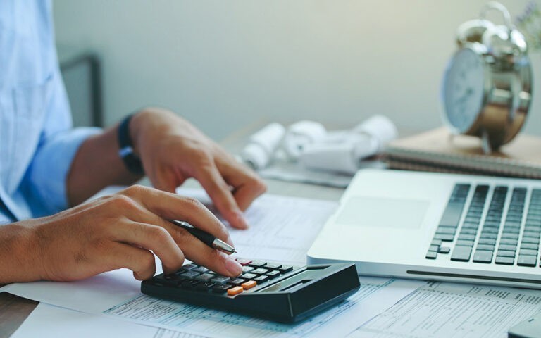 Οι 5 παγίδες υπερφορολόγησης για χιλιάδες αυτοαπασχολούμενους