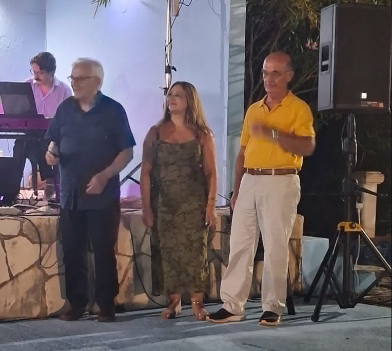 Κάτω από τη λαμπερή Αυγουστιάτικη Πανσέληνο, η Ιθάκη τραγούδησε τα «Παραδοσιακά Τραγούδια της Ιθάκης»