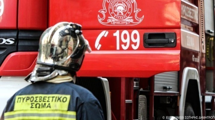 Πάτρα: Φωτιά σε υπαίθριο χώρο βιομηχανικής εγκατάστασης - Προειδοποιητικό μήνυμα μέσω του 112