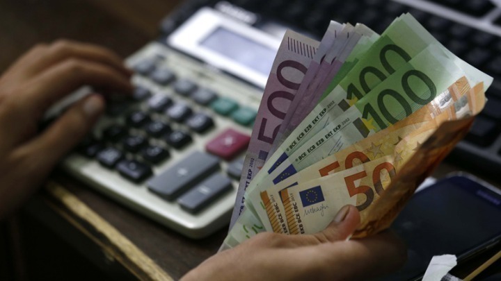 Αυξήσεις μισθών το 2026 από κλαδικές συμβάσεις και κατώτατο μισθό 