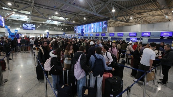 Κατεπείγουσα έρευνα για το «μπλακ άουτ» στα αεροδρόμια