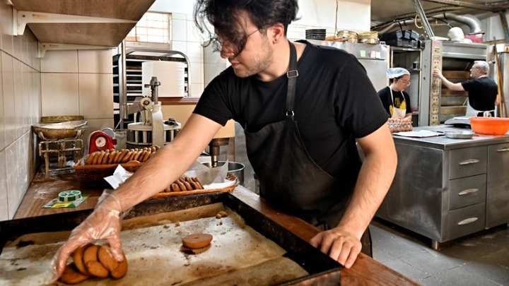 Επέκταση ΣΣΕ για 400.000 εργαζόμενους σε επισιτισμό και ζαχαρώδη
