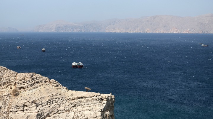 Μόλις 3 πλοία πέρασαν από το Ορμούζ τις τελευταίες 12 ώρες - Ανοδικά κινείται η τιμή του πετρελαίου