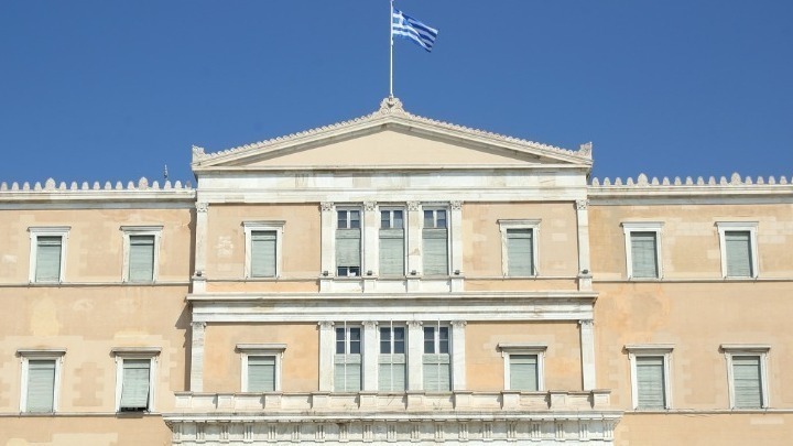 Βουλή - Τη Δευτέρα ψηφίζεται το νομοσχέδιο για τα «ταξί»