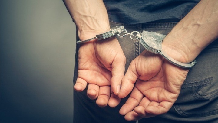 Συνελήφθη 60χρονος για τη δολοφονία της μητέρας του το 2022 στο Κολωνάκι