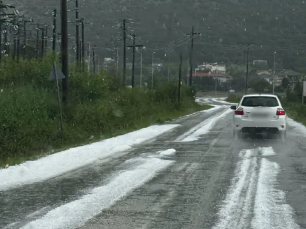 Σφοδρή χαλαζόπτωση στα Ιωάννινα εν μέσω καλοκαιριού - Δείτε βίντεο