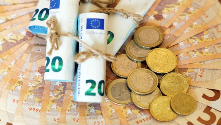 Έρχεται πακέτο στήριξης με 7 μέτρα: Ποιοι δικαιούνται ρυθμίσεις χρεών και προστασία κατοικίας